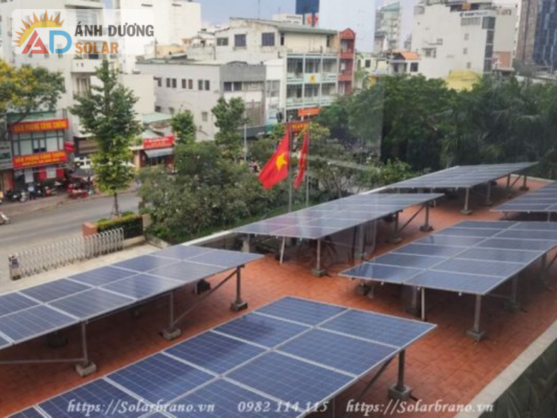 lap-dien-mat-troi-o-Thanh-pho-Ho-Chi-Minh