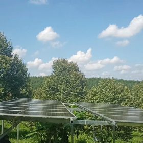 bom-nang-luong-mat-troi-kon-tum-1