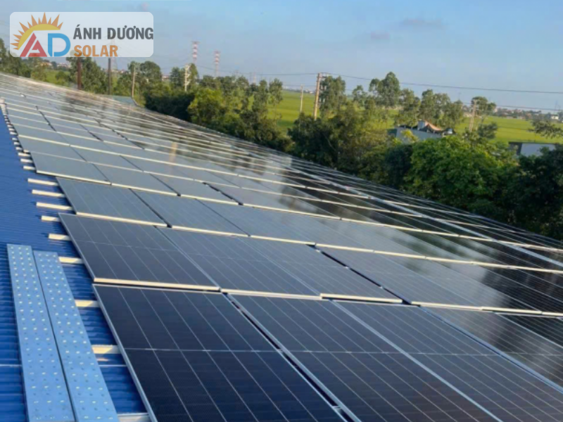 nen-lap-dien-mat-troi-khong