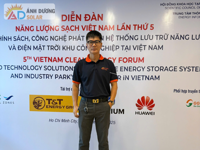 anh-duong-tham-gia-dien-dan-nang-luong-sach-viet-nam-5