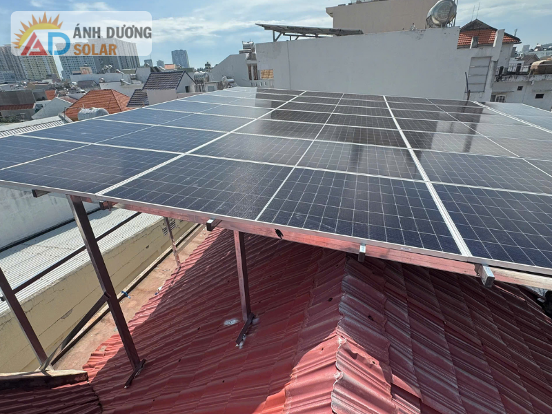 thi-cong-dien-mat-troi-uy-tin