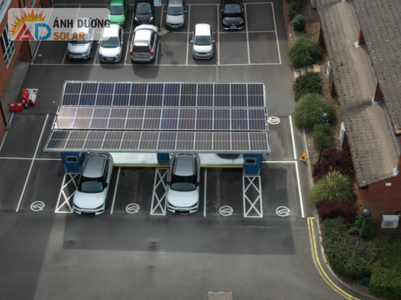dien-mat-troi-ket-hop-tram-sac-xe-dien