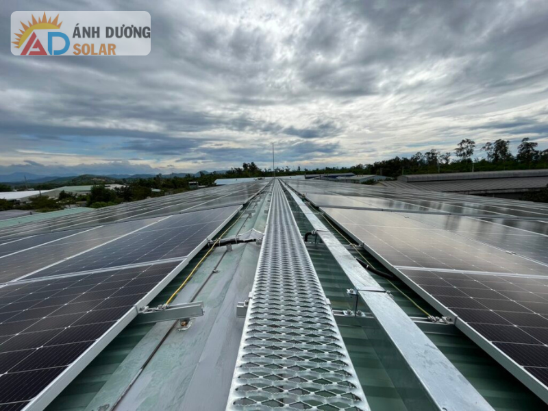 dien-mat-troi-300kw-gia-bao-nhieu-3